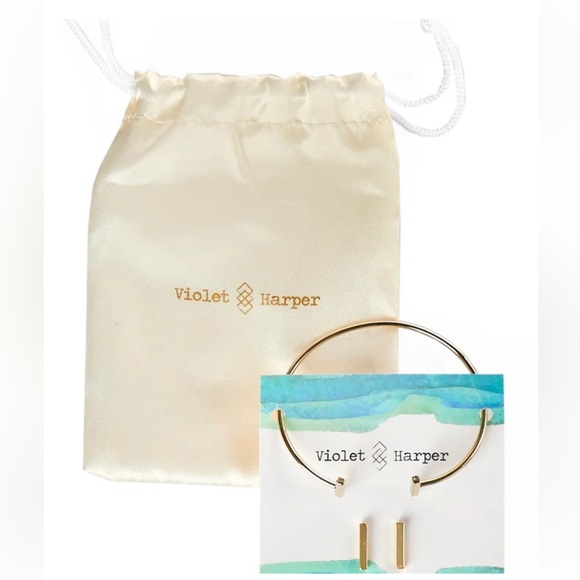 Violet Harper Jane Bracelet +
Earrings Set - Picture 8 of 8